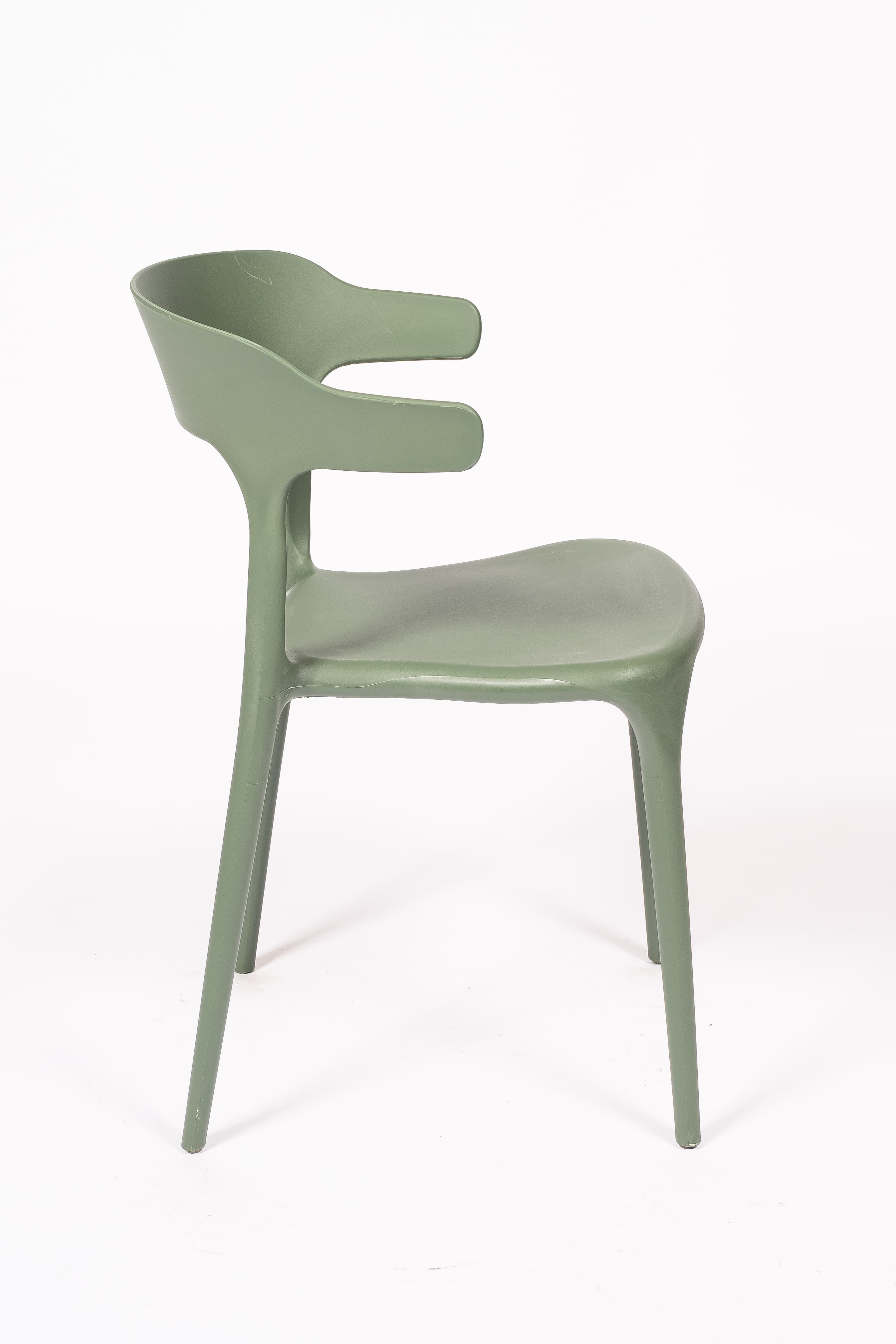 LUNA | Modern green stackable plastic chair for indoor & outdoor use – ideal for terrace, HORECA, garden and residential spaces